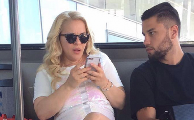 Деси Слава в Лондон